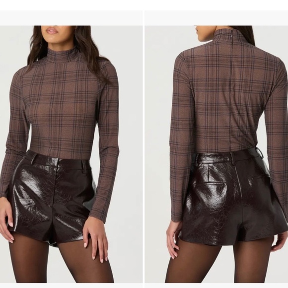 Astr Tops - Astr the Label Lida Top in Brown Plaid